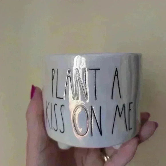 Rae Dunn  iridescent small plant pot says plant a kiss on me - Picture 2 of 7